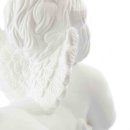 Liegender Engel aus Keramik in verschiedenen Farben